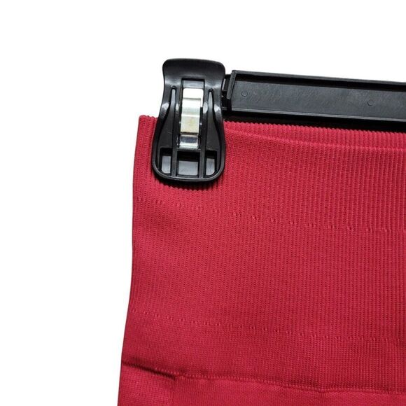 Lululemon Zone In Crop Size 6 Red Seamless High Rise Yoga‎ Leggings - Picture 9 of 16